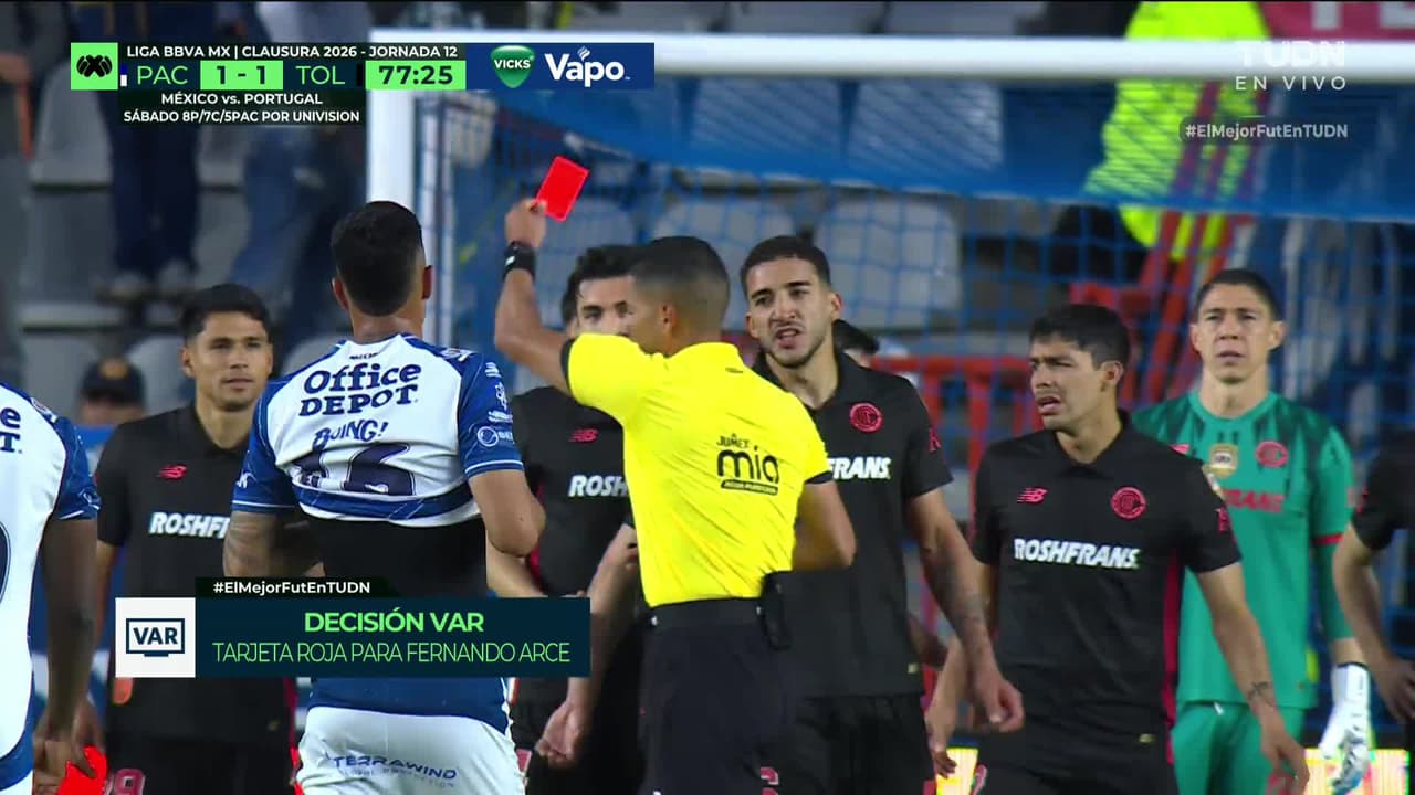 ¡Entrada criminal y tarjeta roja para Fernando Arce! Por poco rompe a Rivera