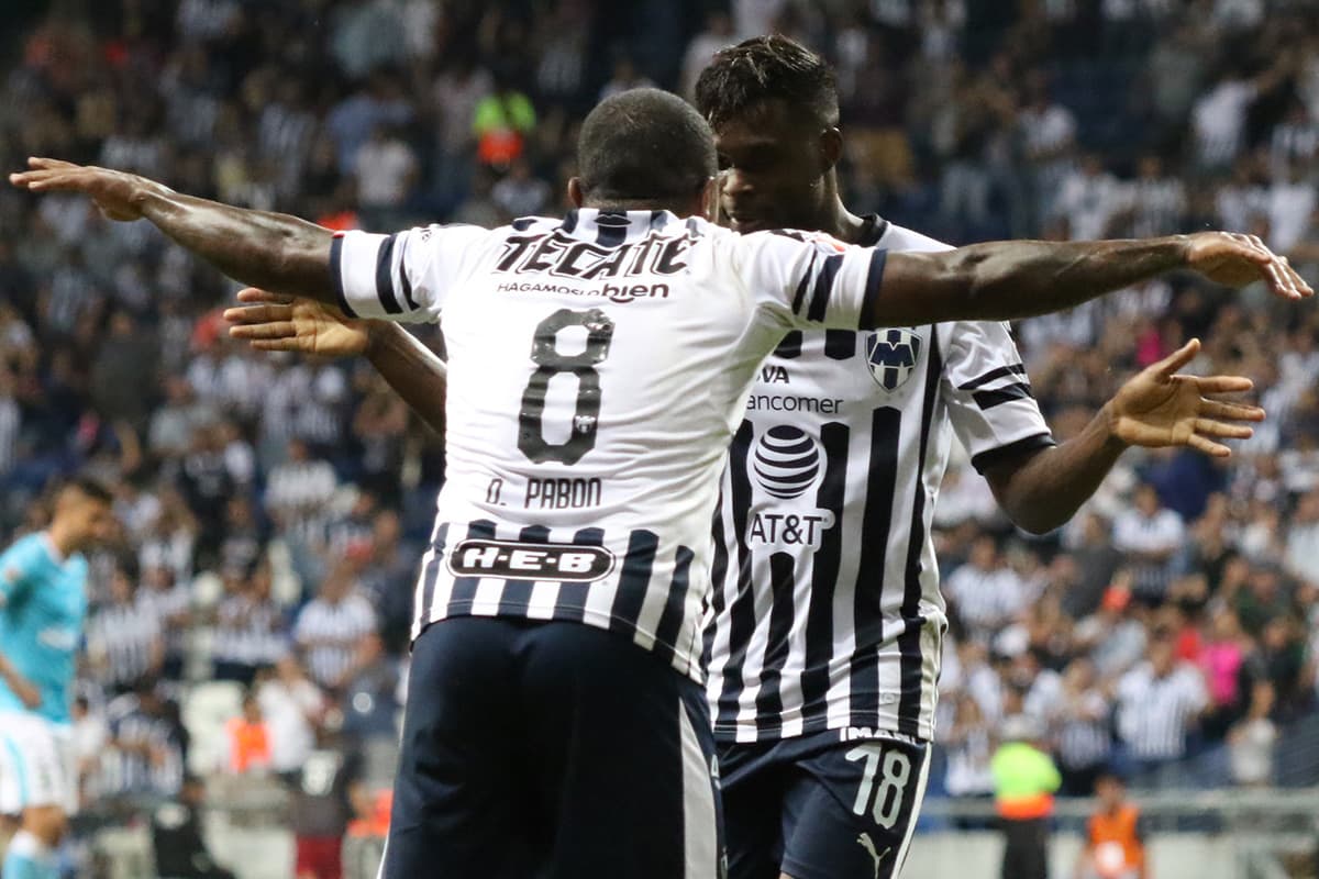 Con la pasión que celebran los colombianos Avilés Hurtado y Dorlan Pabón lo puedes hacer tu con la playera de Rayados. 
<a href="http://www.univisiondeportesfanshop.com" target="_blank">univisiondeportesfanshop.com</a>