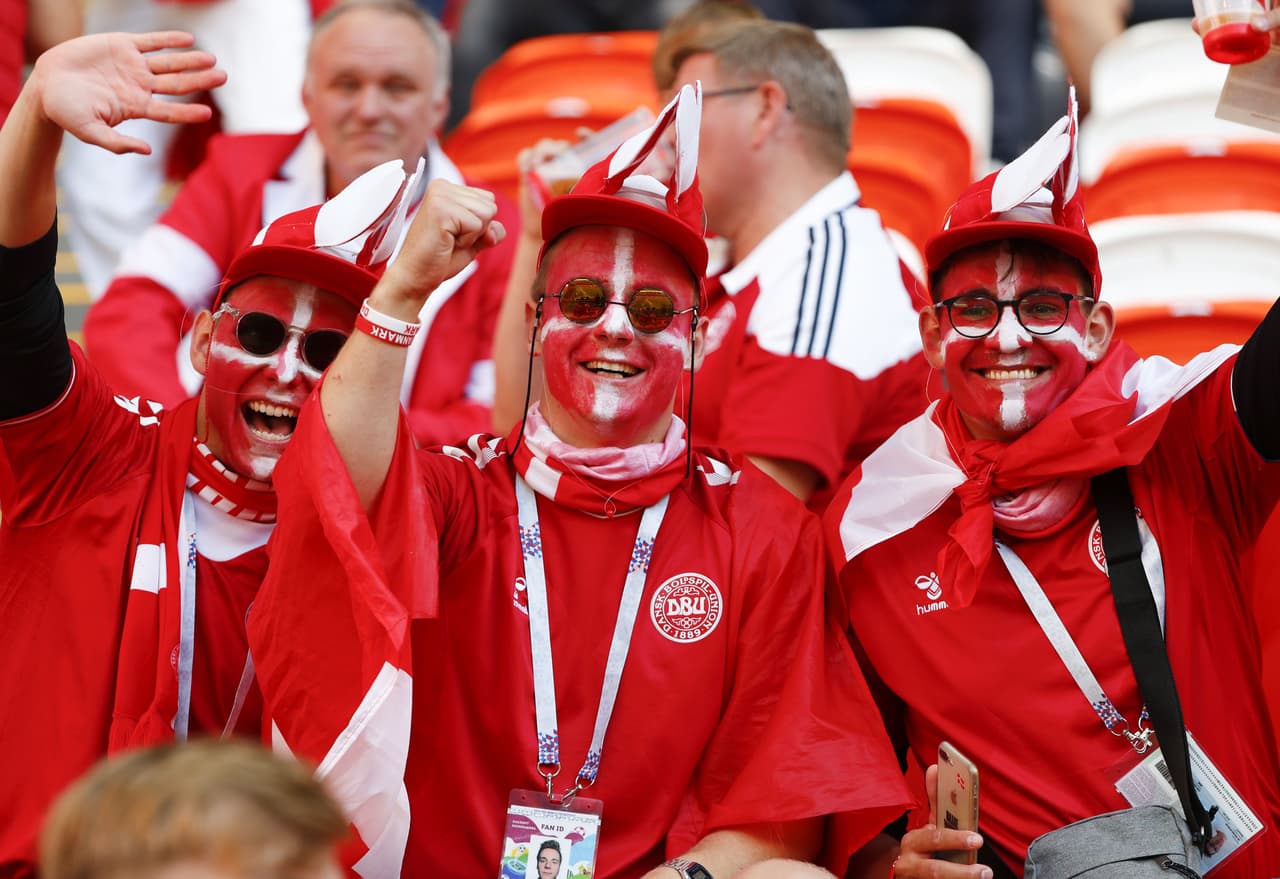 Perú y Dinamarca enmarcan con la pasión inca y el amor vikingo la colorida presencia y la fiesta de sus fanáticos en medio del partido del grupo C en el Mundial de Rusia 2018.