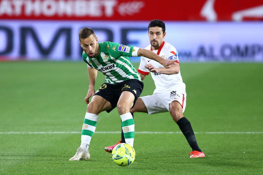El Gran Derbi se lo lleva Sevilla por la mínima ante el Real Betis. El gol de la victoria fue por parte de Youssef En-Nesyri al minuto 27 del encuentro. Andrés Guardado fue titular durante el encuentro, mientras Diego Lainez permaneció en la banca.