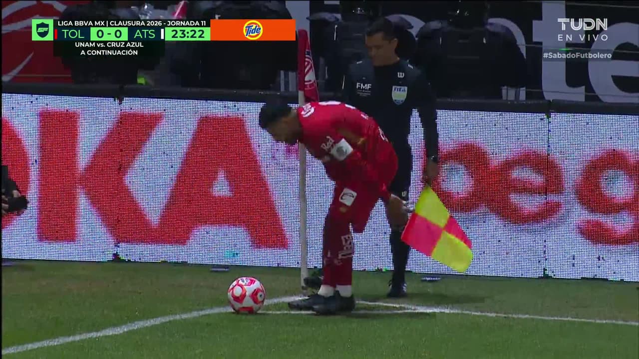 ¡TIRO ATAJADO! disparo por Pável Pérez.