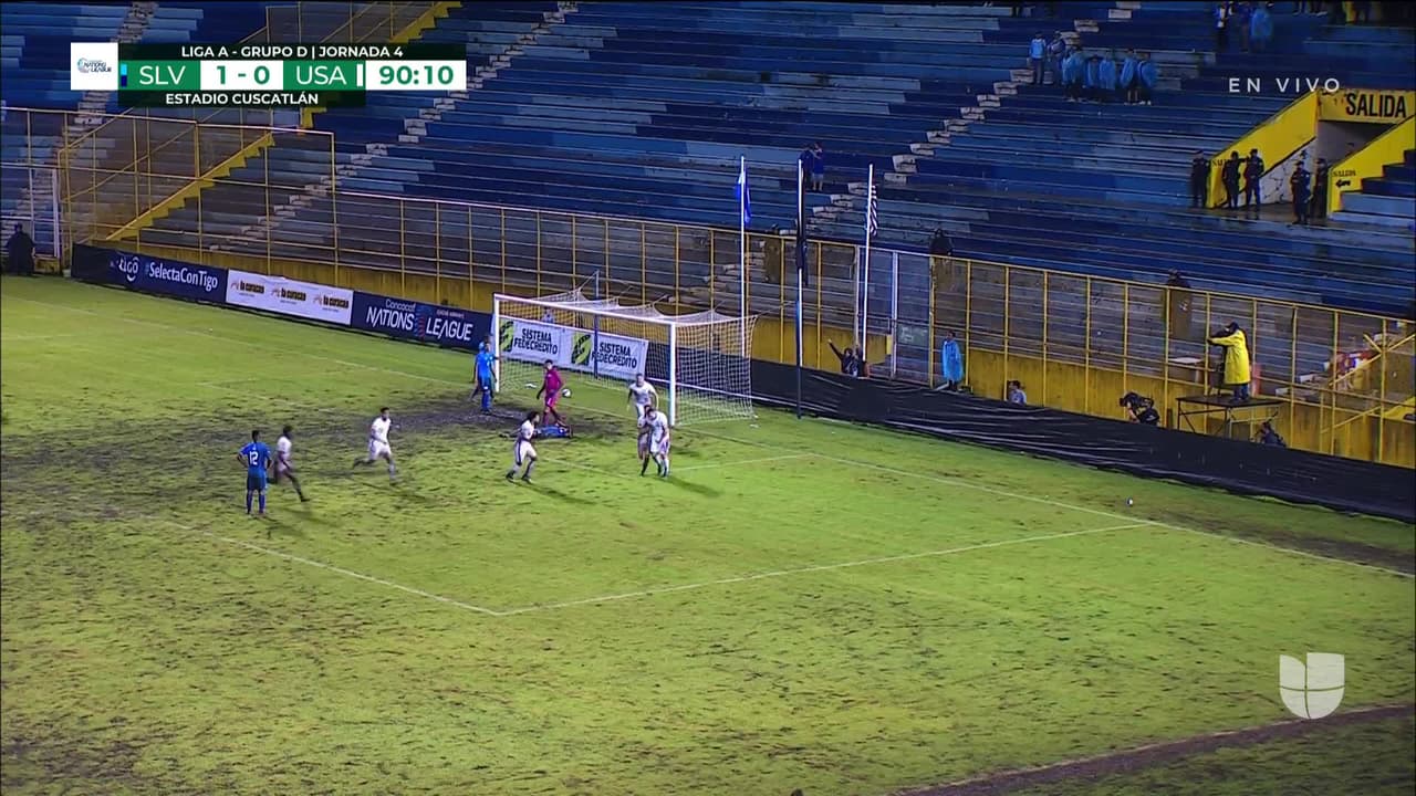 ¡GOL!  anota para Estados Unidos. Jordan Morris