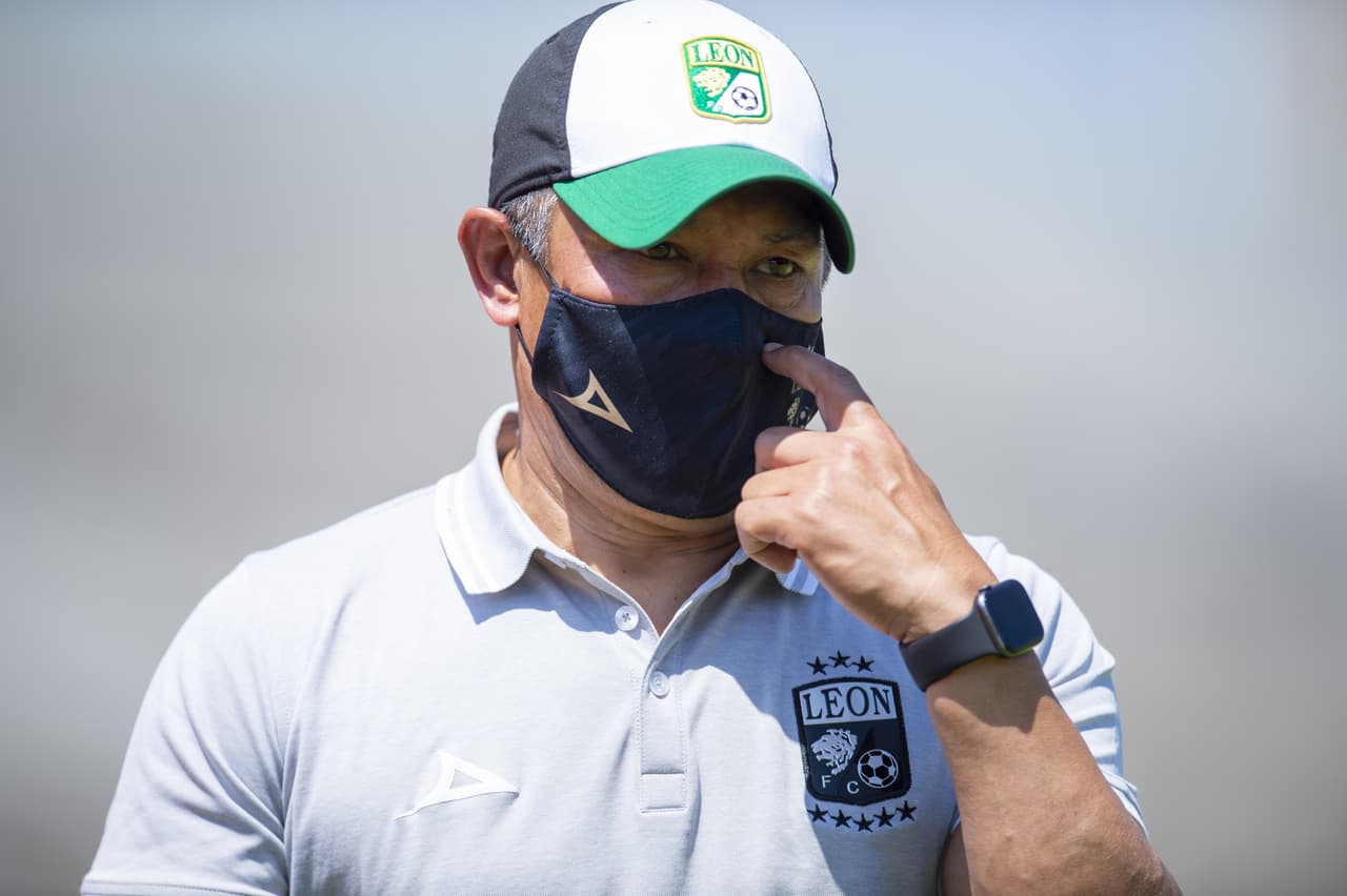 Nacho Ambriz sigue sin renovar contrato y niega preocupación