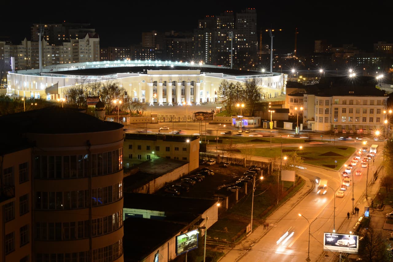De 2006 a 2011, el estadio entró en su primera remodelación de gran escala.