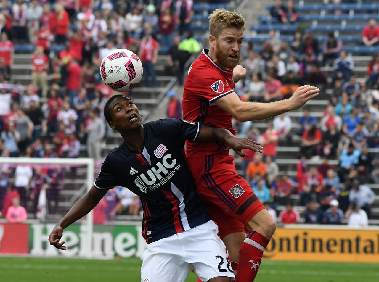 Chicago Fire venció 2-1 a NE Revolution y los dejó prácticamente sin opciones de meterse a los Playoffs