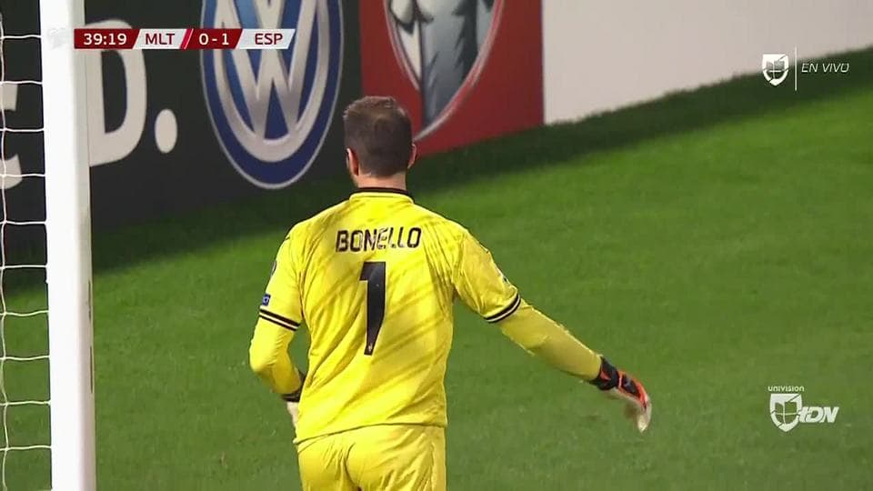 Tiro desviado de Marco Asensio