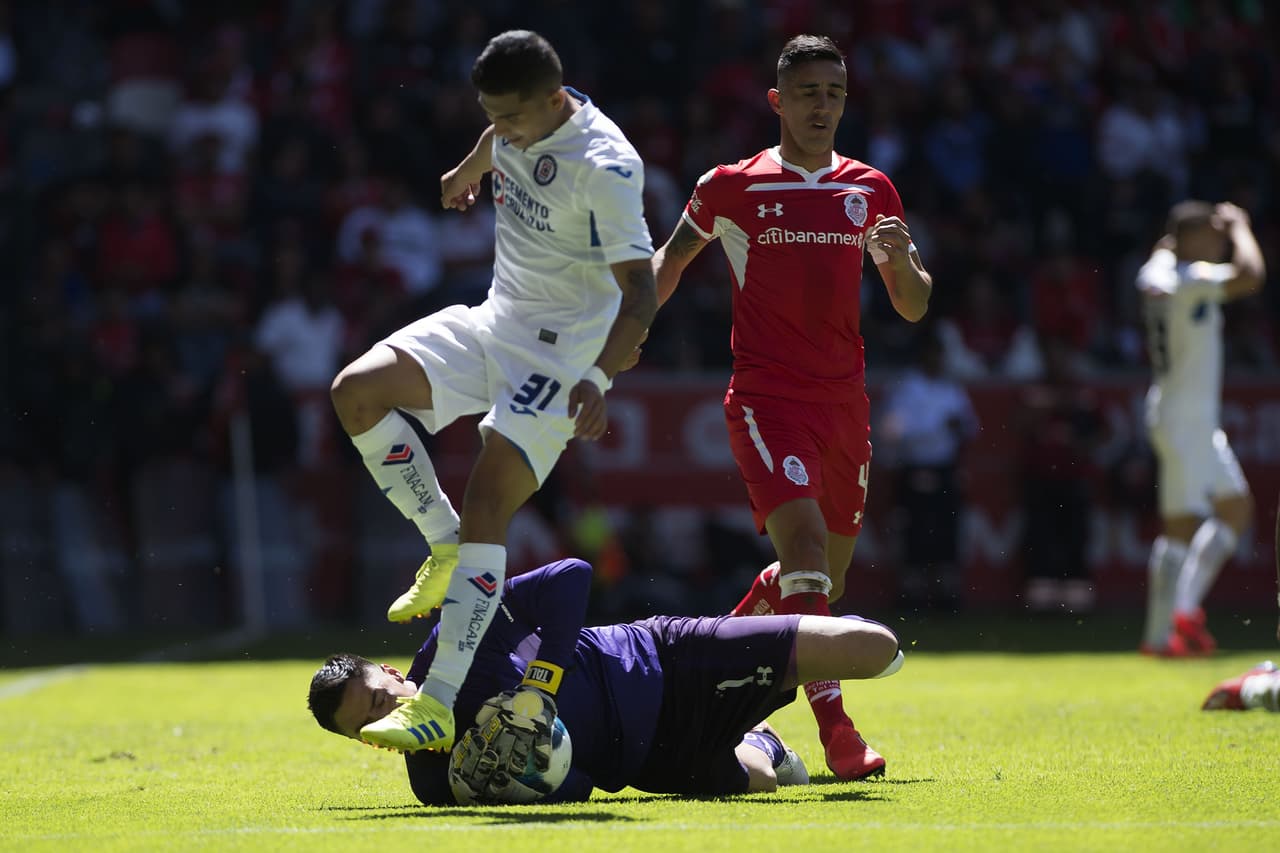 Cruz Azul dejó ir la victoria en su visita a Toluca y con el empate 1-1 ambos esperan levantar cabeza para ser protagonistas en el Clausura 2019 de la Liga MX.
