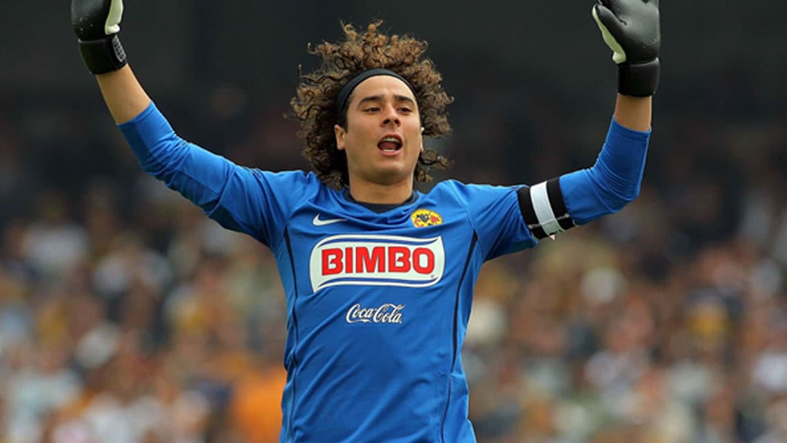 El cabello de Guillermo Ochoa siempre ha sido su principal característica, aparte de ser gran portero del América.