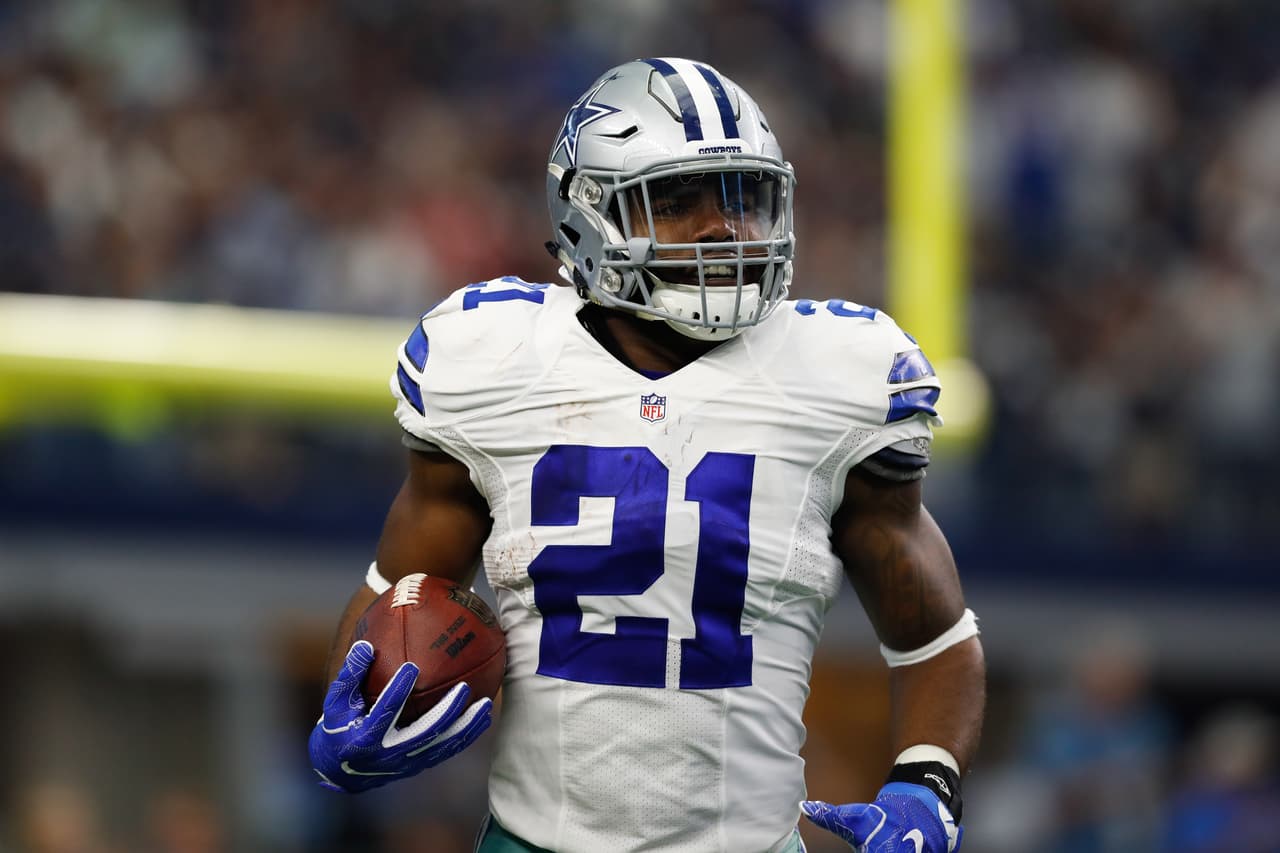 Dallas Cowboys running back Ezekiel Elliott (21) celebrates after scoring a touchdown during an NFL football game against the New York Giants on Sunday, Sept. 11, 2016, in Arlington, Texas. New York won 20-19. (Aaron M. Sprecher via AP)