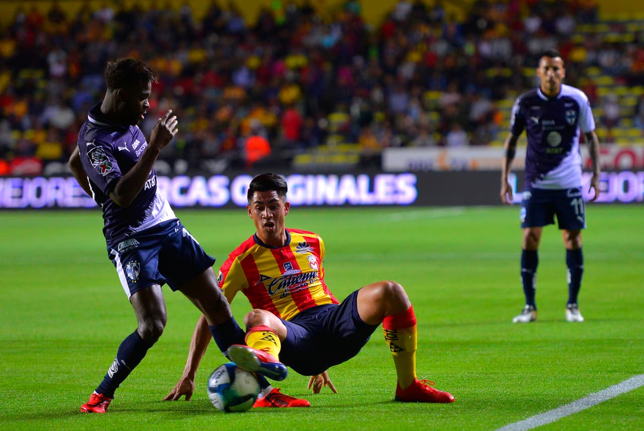 El primer tiempo en el Estadio Morelos fue parejo y emocionante en desarrollo de la 
<a href="https://www.univision.com/deportes/futbol/liga-mx/*">Liga MX</a>.