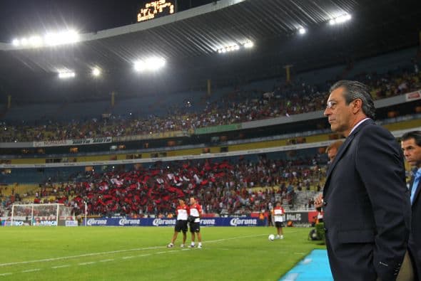 Febrero de 2014, sobre el estadio Jalisco, la casa del equipo que dirige actualmente, el Atlas: ''La cancha del Jalisco es muy mala. Es una cancha pésima, es la peor que hay en México seguramente. Toda la cancha es mala''.