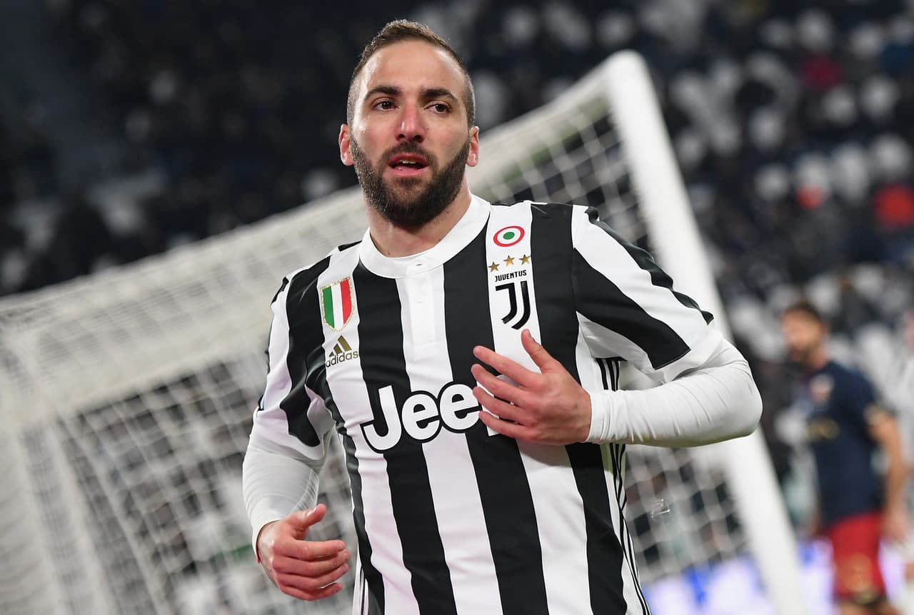Gonzalo Higuaín manda a sus críticos al "sillón de su casa"