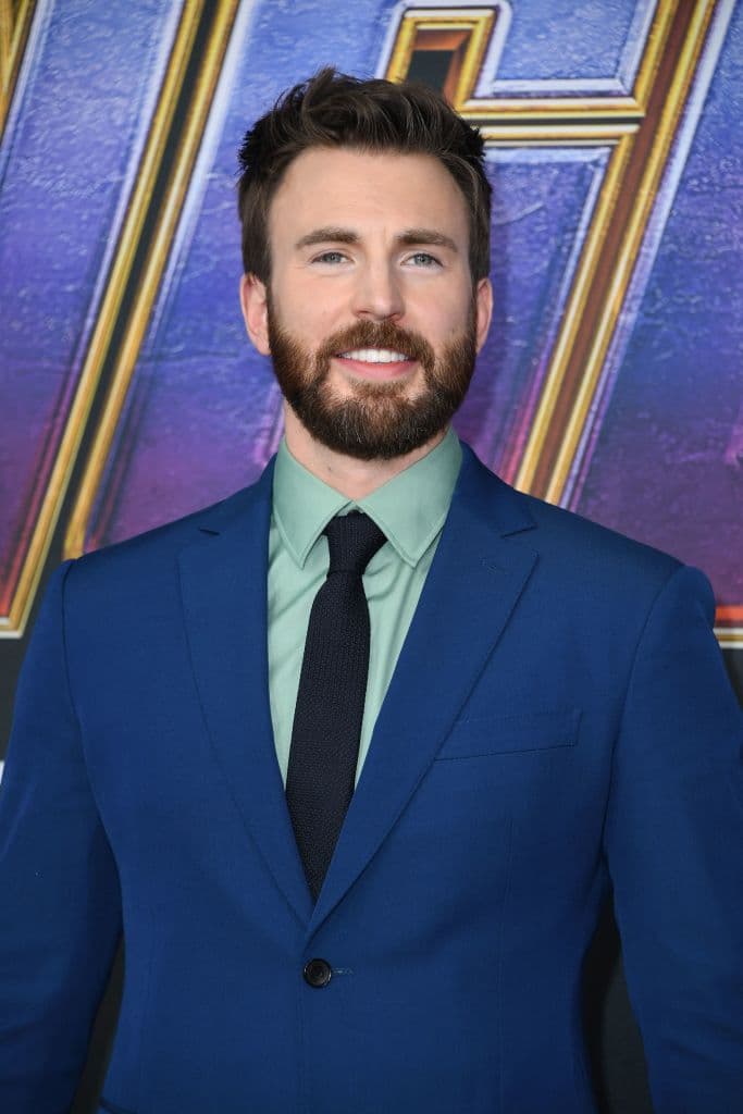 El eterno soltero de Hollywood que, para fortuna de muchas mujeres, la única relación seria que tiene al momento, es con su perro Dodger.