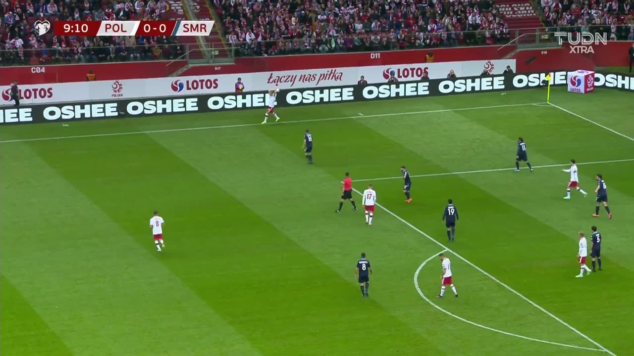 ¡TIRO ATAJADO! disparo por Robert Lewandowski.