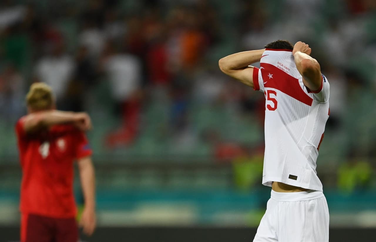 Suiza golea a Turquía 3-2 y, con este resultado, es tercero en el Grupo A en la Euro 2020. Con doblete de Xherdan Shaquiri y gol de Haris Seferovic, los suizos consiguen la victoria y esperan combinaciones para su clasificación a la siguiente ronda.