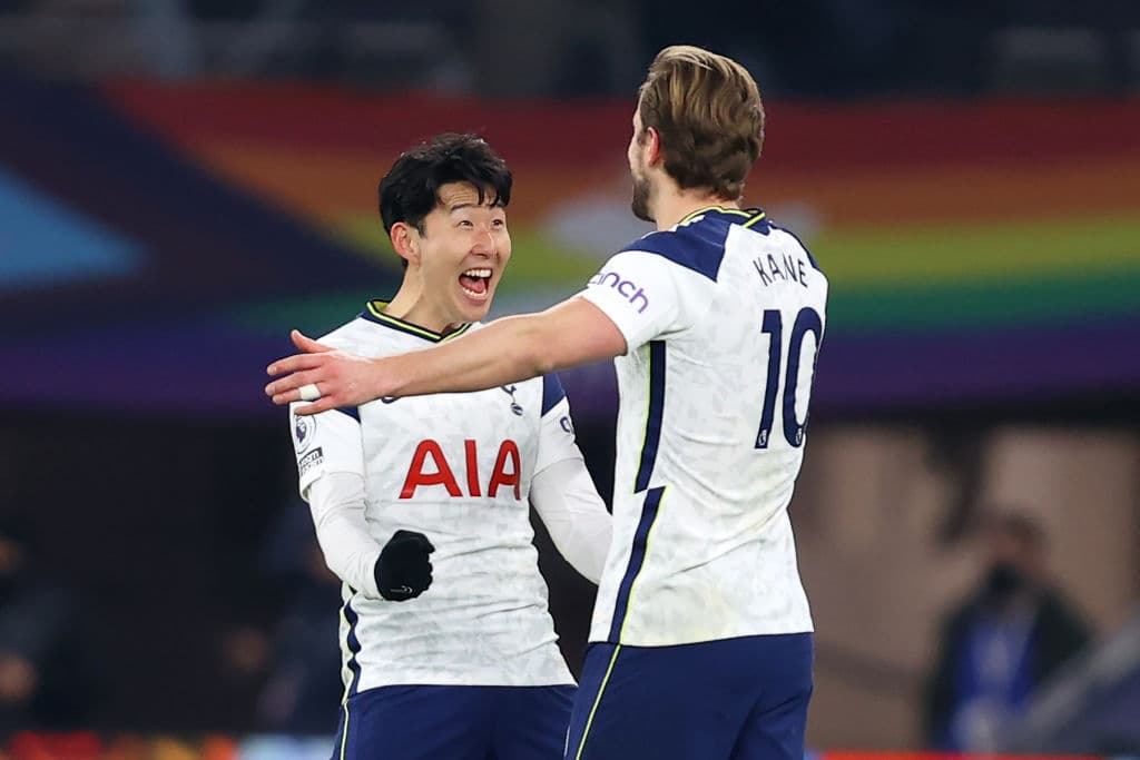 Tottenham golea a Crystal Palace 4-2 en la Premier League. Los goles corrieron a cargo de Gareth Bale y Harry Kane, ambos con dobletes durante el encuentro. El gol en solitario fue para Christian Benteke. Bale ha anotado seis goles en nueve partidos jugados con los 'Spurs', ¡está de regreso!.