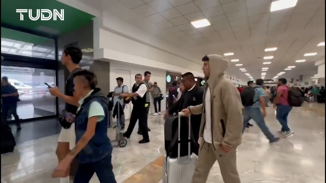 El Tri regresa a México en silencio y directiva dice que hablarán después