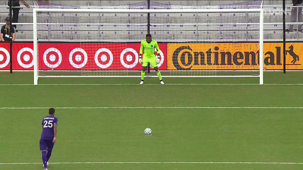 ¡GOOOL! Antônio Carlos Cunha Capocasali Junior anota para Orlando City SC.