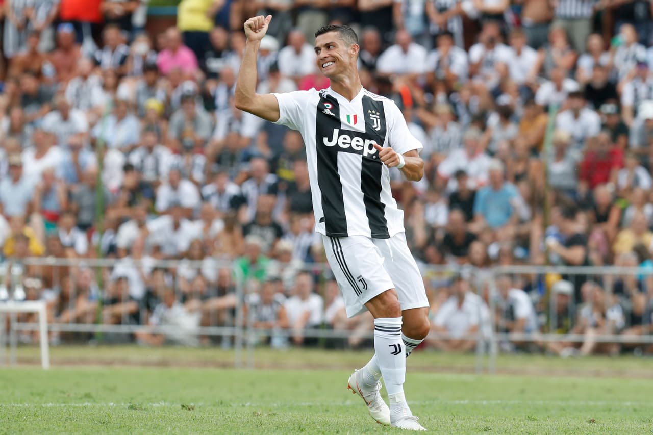 En 2018 hace su debut en la Serie A con Juventus.