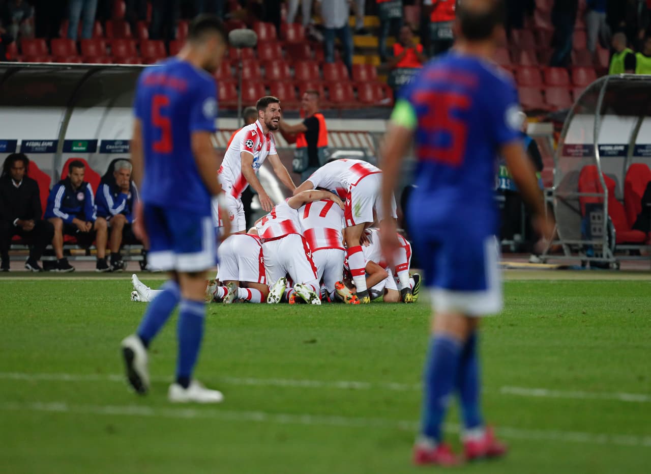 Con goles de Vulic, Milunovic y Boakye, el Estrella Roja remontó 3-1 al Olympiakos, en la jornada 2 de la Champions League.