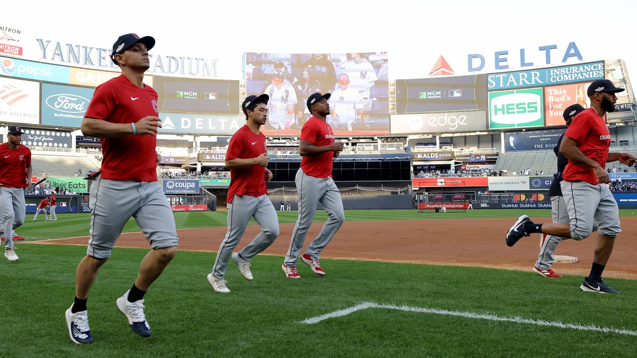 Yankees y Guardians posponen partido de Playoffs de la MLB por mal tiempo
