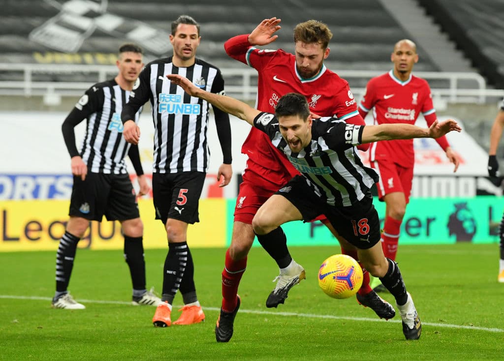 Newcastle y Liverpool reparten puntos, pues durante en su último encuentro del año no hubo gol. Los 'Reds' terminan en primera posición de la tabla, seguido por el Manchester United que les lleva tres puntos con menos partidos jugados.