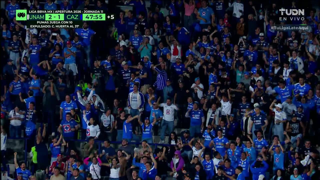 ¡GOL!  anota para Cruz Azul. Agustín Palavecino