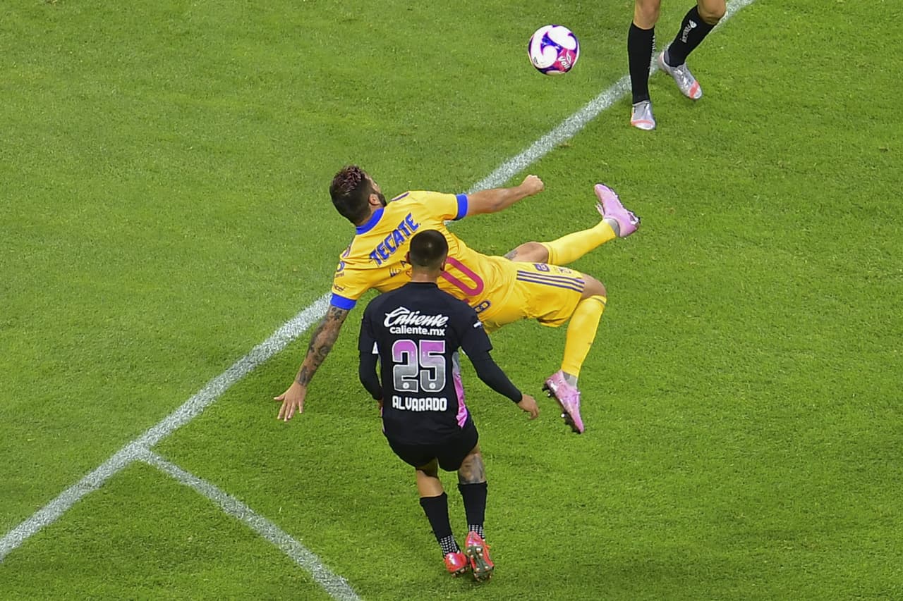 Los cementeros cayeron 2-0 y ponen en riesgo su calificación directa a la fiesta grande de la Liga MX. Nicolás López (69’) y Gignac (78’) marcaron por Tigres; ‘Cabecita’ Rodríguez falló un penal.