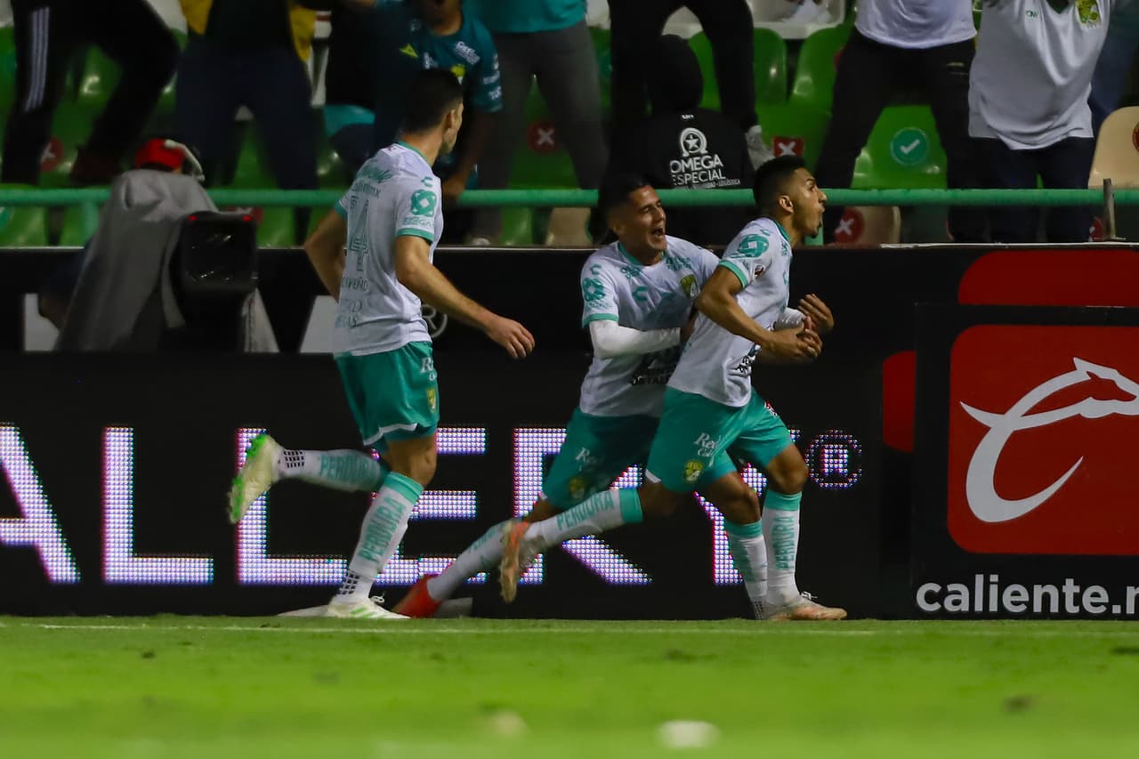 Las gradas explotaron con el tanto del ecuatoriano que dejó parado a Acevedo.