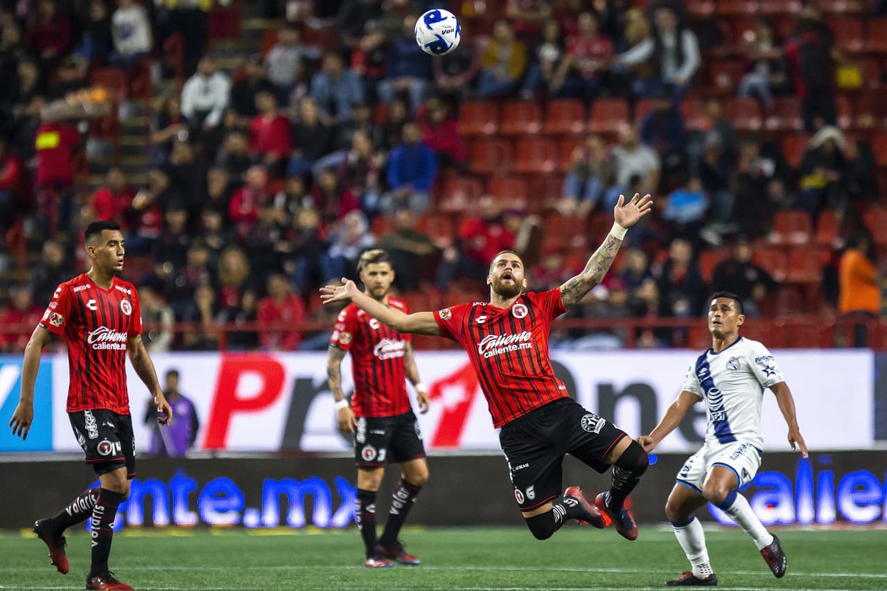Con solitario gol de Christian Tabó, los Camoteros le pegan a los Xolos en su casa.