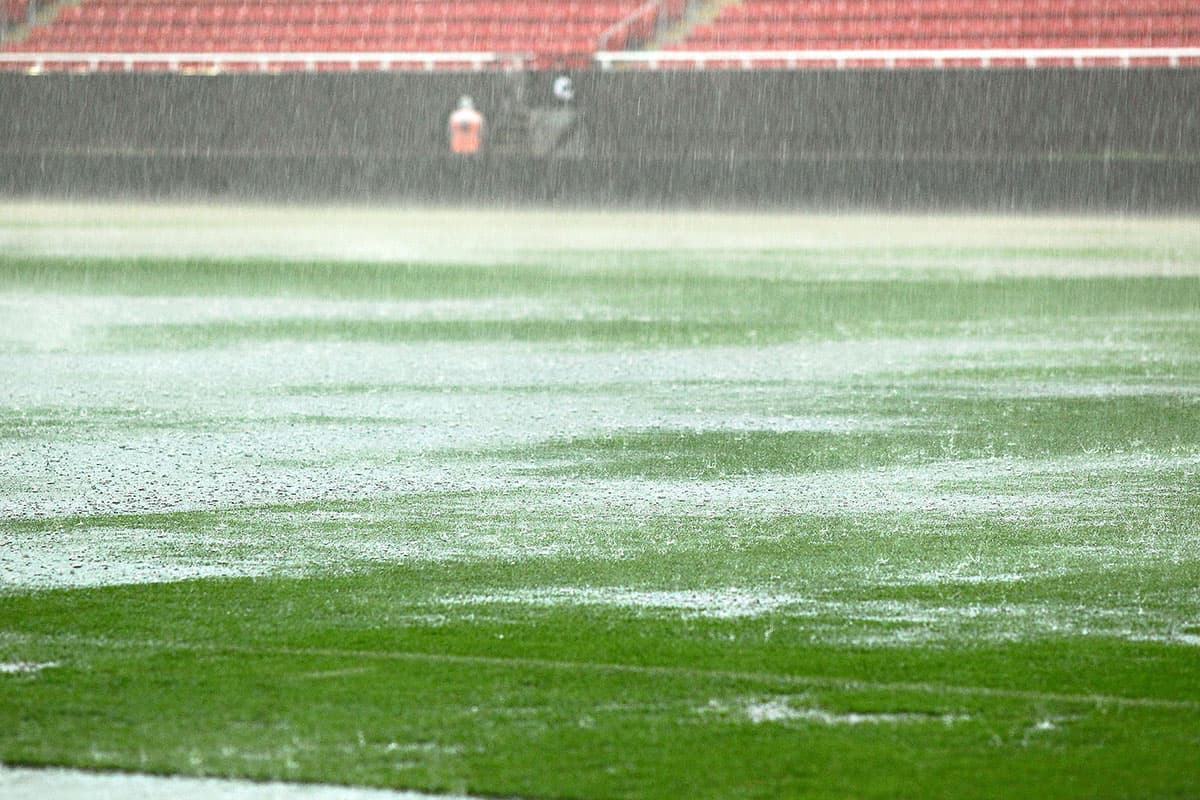 Inundación en el Estadio Akron de Guadalajara a pocos minutos de la hora oficial del juego entre Chivas y Cruz Azul por la jornada 2 del Apertura 2018 de la Liga MX.
