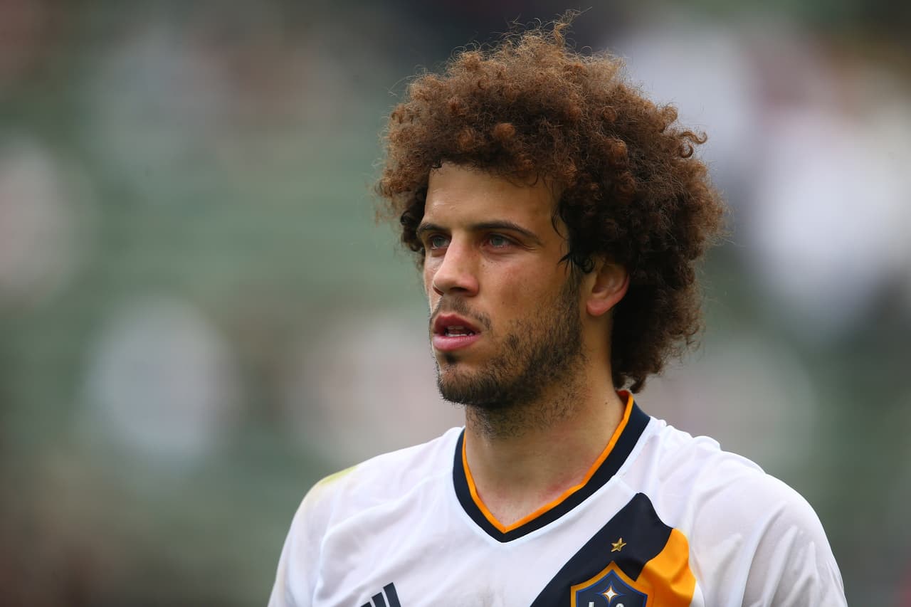 ¿David Luiz? No, Joao Pedro del Galaxy.