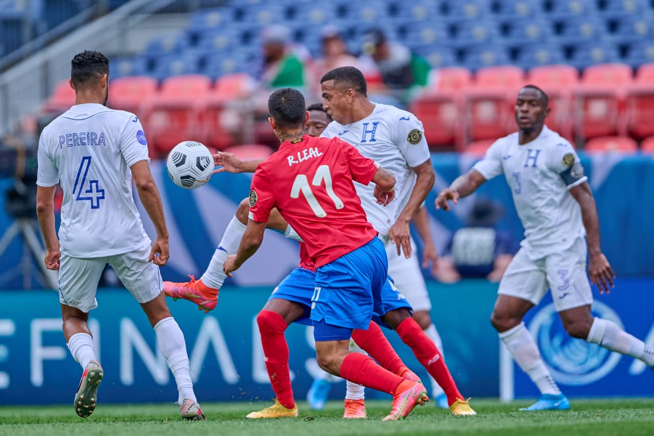 Honduras vino de atrás para derrotar en tanda de penaltis a Costa Rica y quedarse con el tercer lugar en la Nations League.