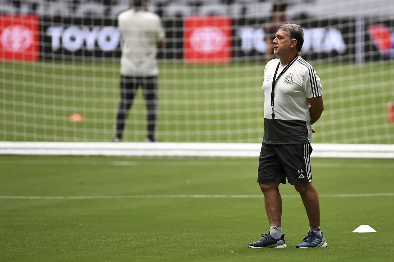 La Selección Mexicana de fútbol cerró así su preparación de cara a su importante duelo por la Semifinal de la Copa Oro 2019 cuando este martes en Phoenix se vea las caras ante la revelación del torneo, la Selección de Haití. Los integrantes del Tricolor y su entrenador, el argentino Gerardo 'Tata' Martino, sostuvieron un encuentro con la prensa luego de la práctica con el que bajaron el telón de los preparativos para su duelo que da un boleto a la Final del certamen.