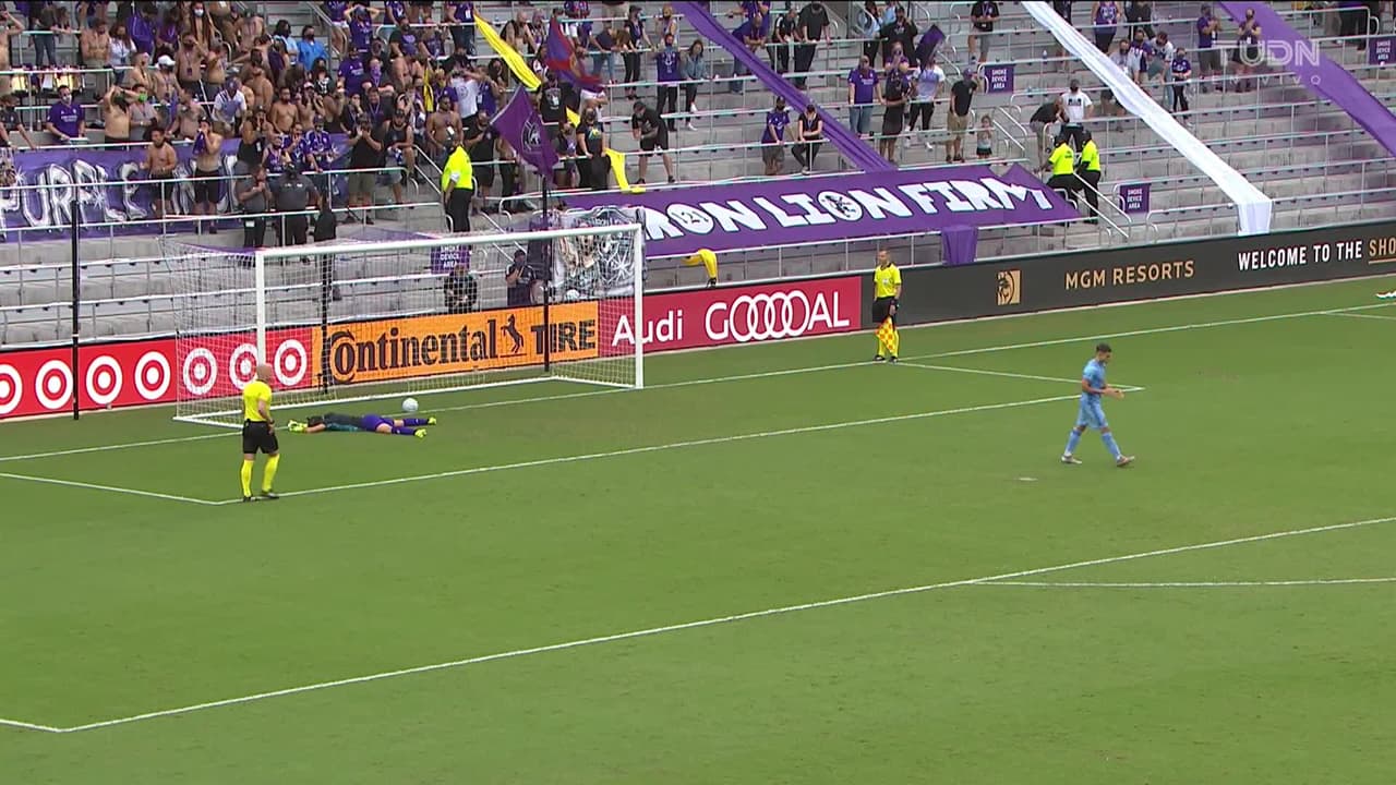 ¡GOOOL! Nicolás Acevedo anota para New York City FC.