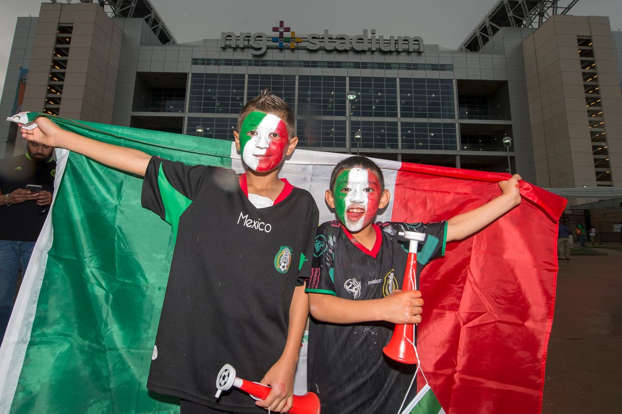 Gran colorido en el México vs. Honduras