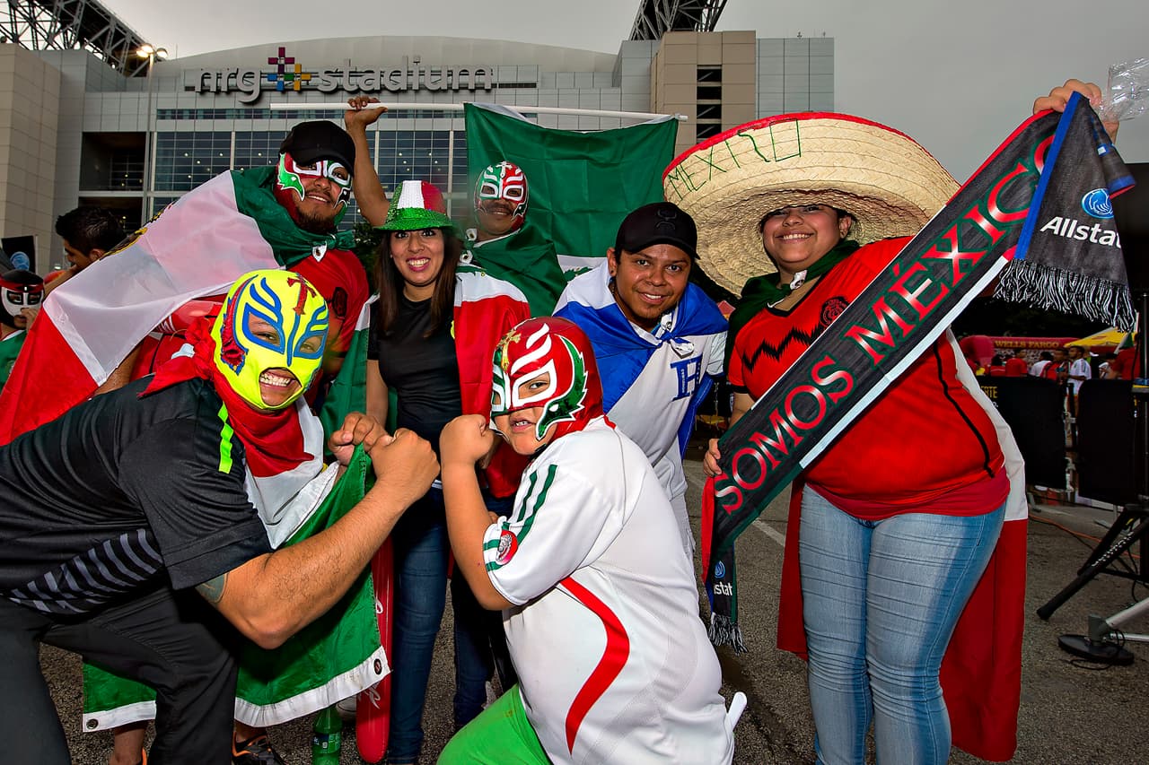 Gran colorido en el México vs. Honduras