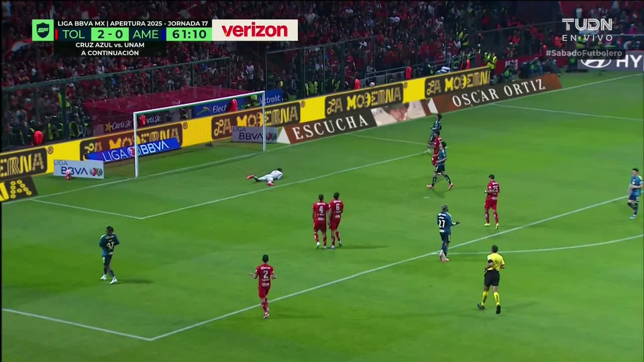 ¡TIRO ATAJADO! disparo por Rodrigo Aguirre.