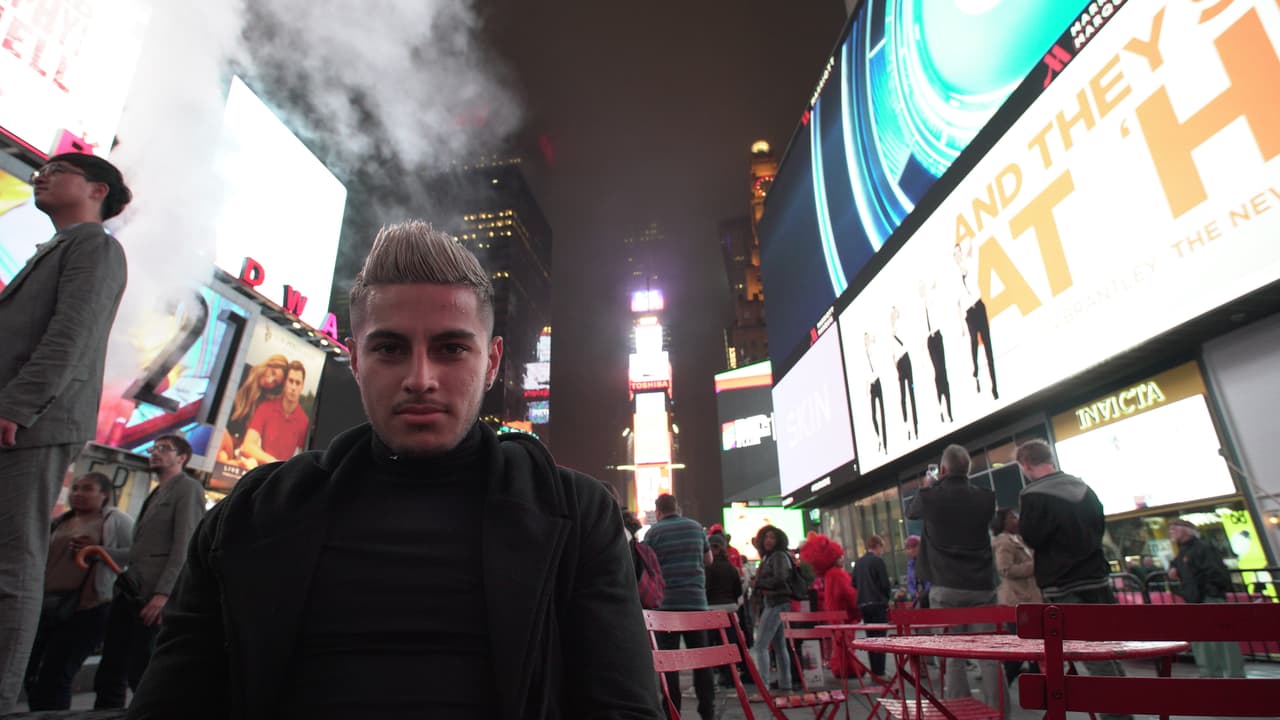 Una rareza: Matarrita en la ciudad. Vive cerca, pero poco va. A sus espaldas, el famosísimo Times Square.