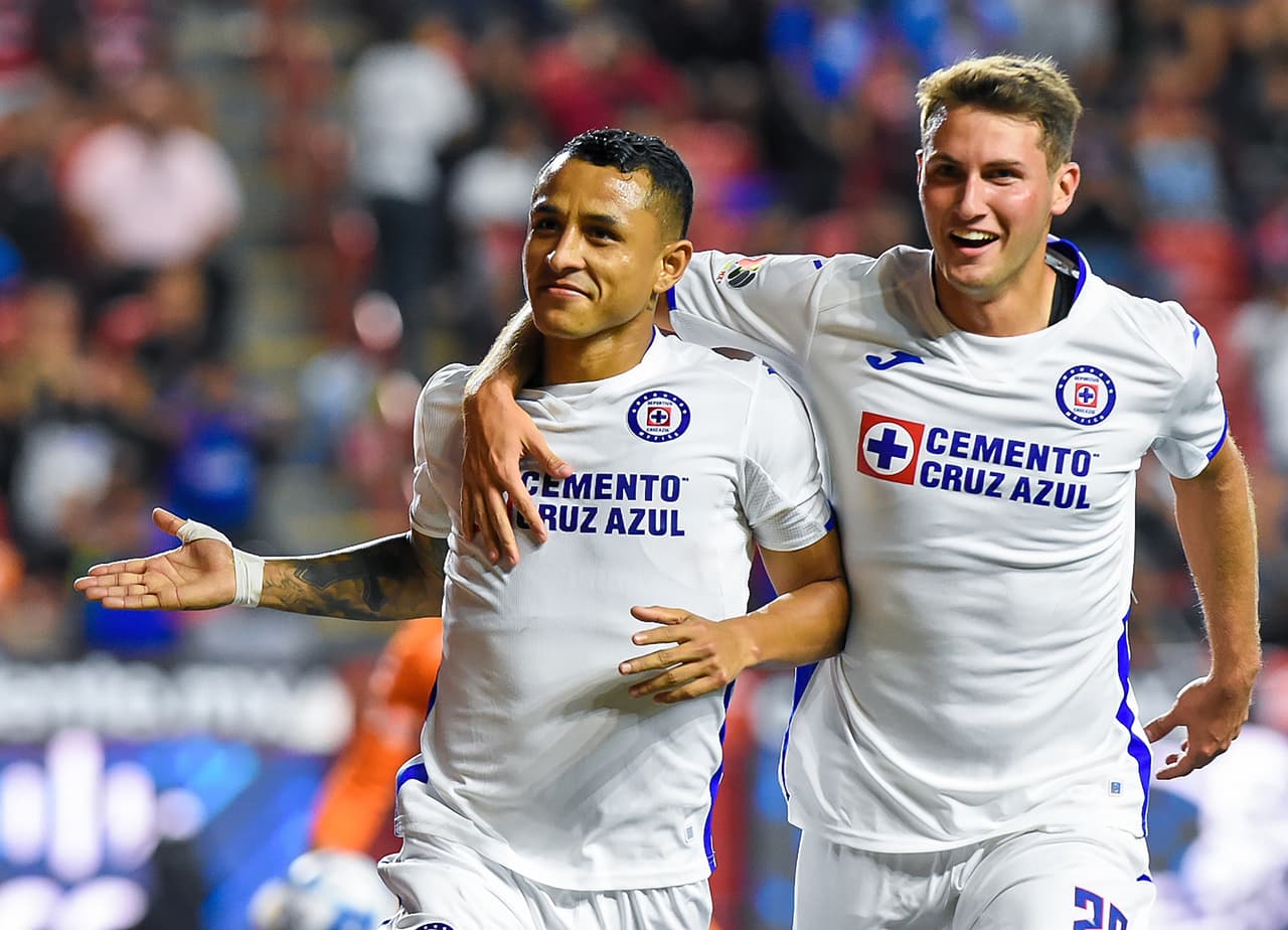 Con goles de Velázquez, Balanta y 'Cubo' Torres, Xolos remontó de último minuto para arrebatarle los tres puntos a Cruz Azul. Aguilar y Yotún anotaron para La Máquina.