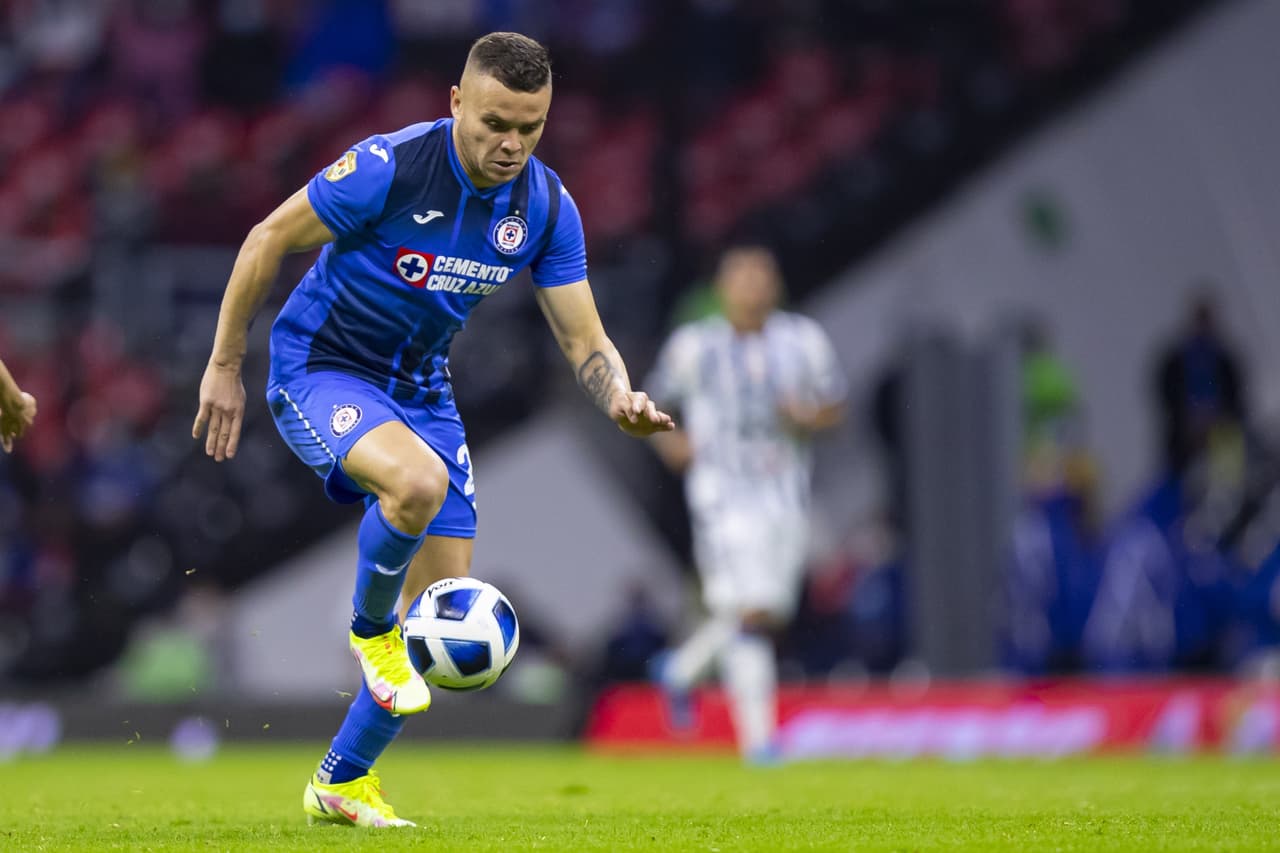 Cabecita es baja en Cruz Azul ante Rayados; Jesús Corona vuelve