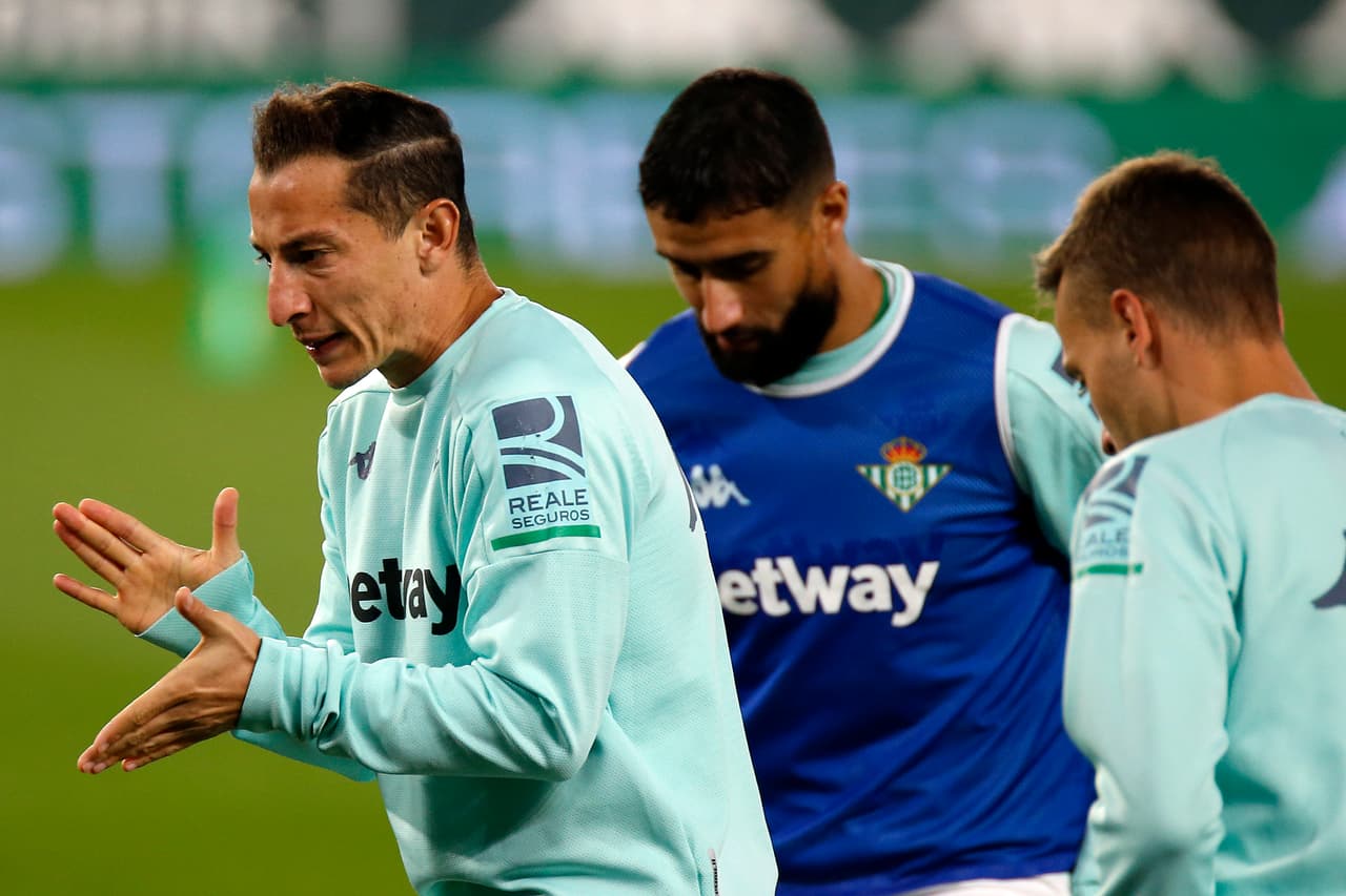 Andrés Guardado, descartado para el Betis-Atlético de Madrid