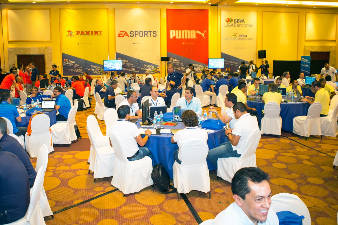 <b>Desaparece el Draft</b>
<br>Así se le denonimó al evento que se realizabaa cuando los directivos de clubes negociaban entre sí para llegar a acuerdos y, en varias ocasiones, los movimientos realizados en este evento eran desconocidos por los futbolistas. Inluso, jugadores desempleados acudían a la sede donde se llevaba aa cabo con la finalidad de ‘arreglarse’ con algún equipo de la Primeraa División o Divsión de Ascenso. A finales del 2018 Enrique Bonilla, presidente de la Liga MX, anunció la desaparición del famoso Draft.