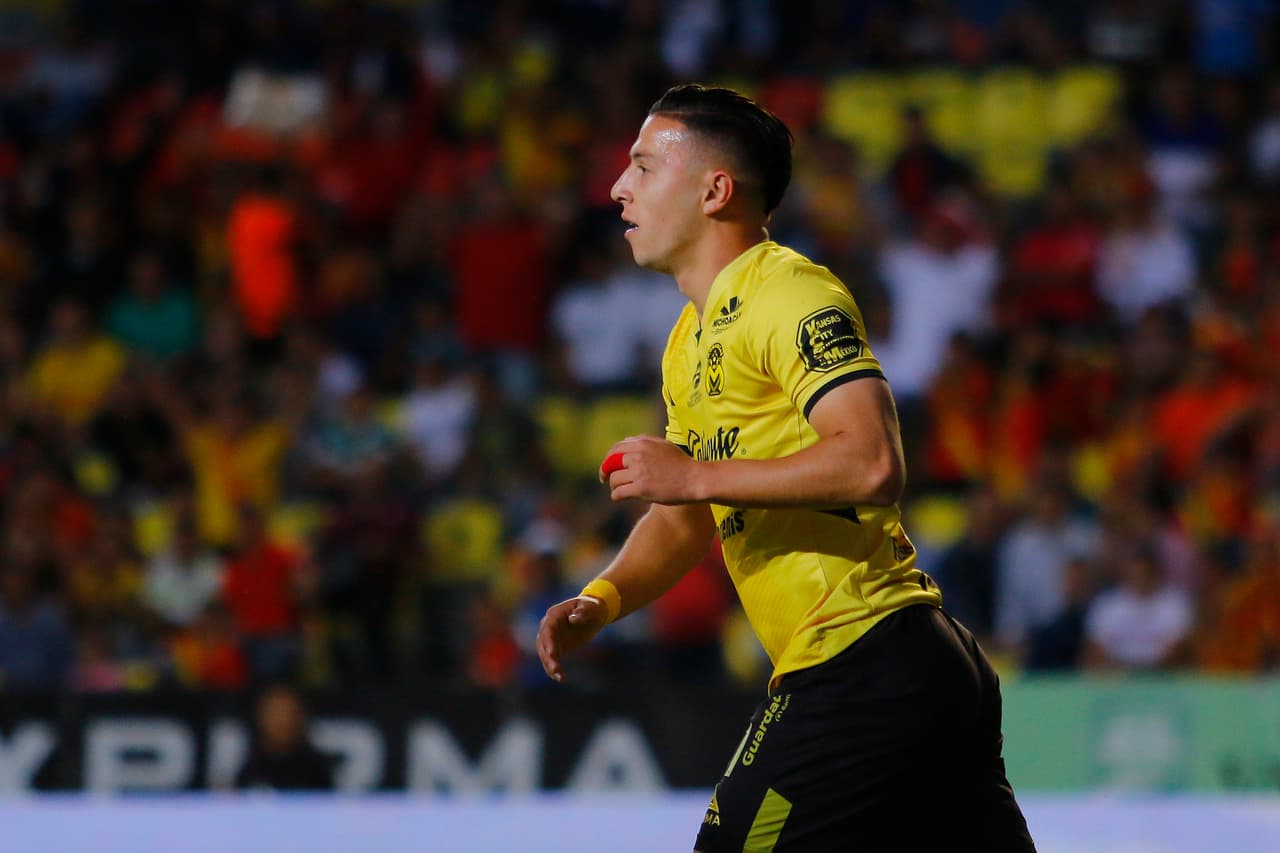 Apenas al minuto 11 de partido apareció Sebastián Ferreira para mandar el esférico al fondo de las redes y poner el 2-0.