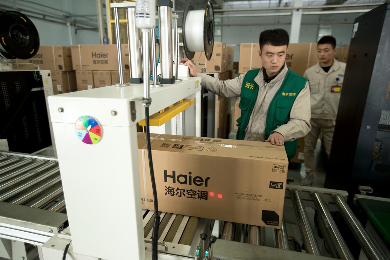 Con mi primer sueldo como futbolista compré un aire acondicionado para la casa y la familia.