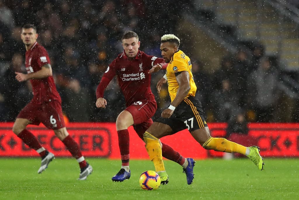 A pesar de lo rápido de la cancha, el Wolverhampton se trató de volcar hacia adelante para empatar el partido y aquí vemos a Adama Traore intentando jalar del gatillo.