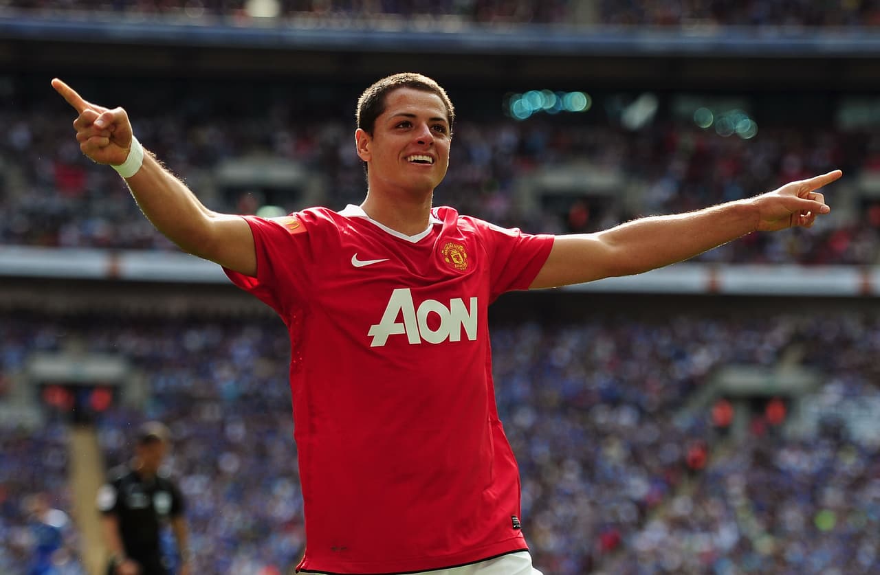 Javier Hernández fue fichado por el Manchester United para la temporada 2010-2011. Su primer gol oficial fue el 8 de agosto, ante el Chelsea, por la Community Shield.
<br>