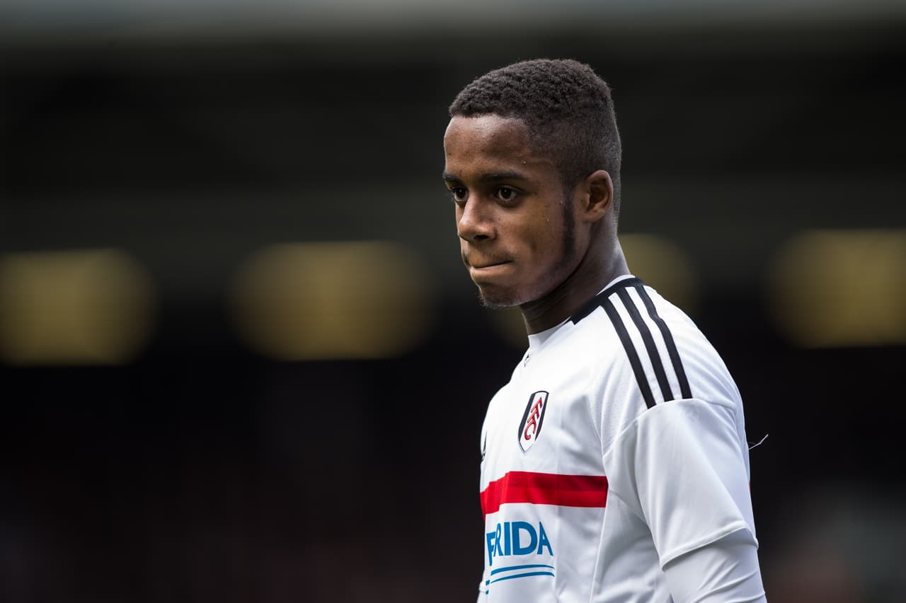 El juvenil Ryan Sessegnon descrestó la pasada temporada con el Fulham y es por eso que el Tottenham Hotspur quiere seducirlo antes de que termine el periodo de fichajes.