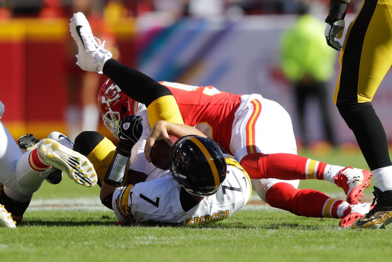 Big Ben sigue dejando muchas dudas. El partido lo terminó con 252 yardas y 1TD pero le volvieron a interceptar y sus pases están lejos de ser garantía como en otras campañas.