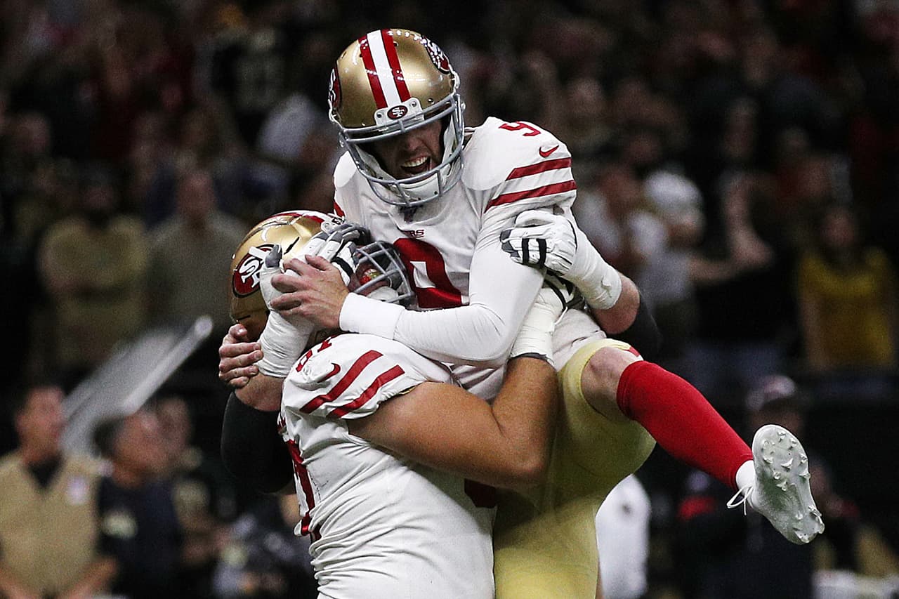 San Francisco sube de posición al dar un juego espectacular en contra de los New Orleans Saints donde se llevaron la victoria 48-46. Garoppolo terminó con cuatro pases de touchdown y llevó a su equipo paso a paso hasta la victoria. Su récord es de 11-2.